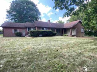 421 Smith Rd, Temperance, MI 48182