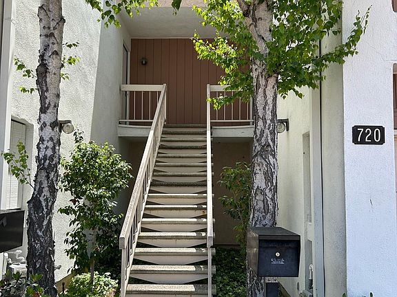 3rd image of 720 Portola Ter