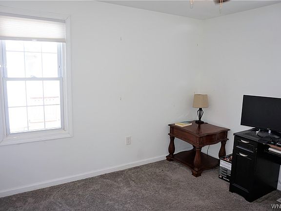 2nd image of 753 Beach Rd