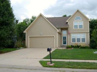 832 N Cottonwood St, Gardner, KS 66030