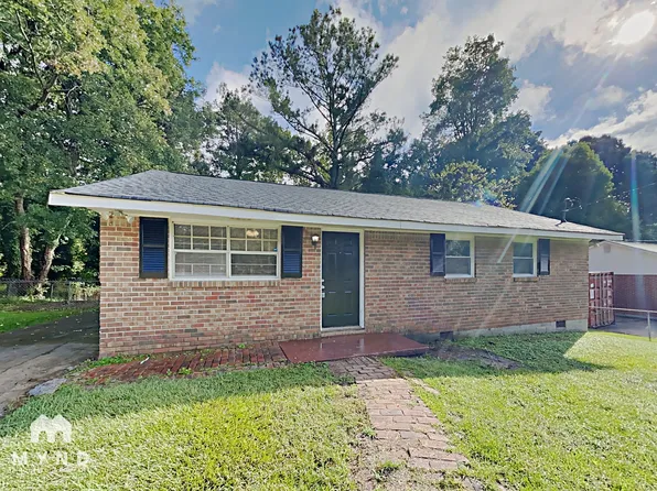 8094 Attleboro Dr, Jonesboro, GA 30238