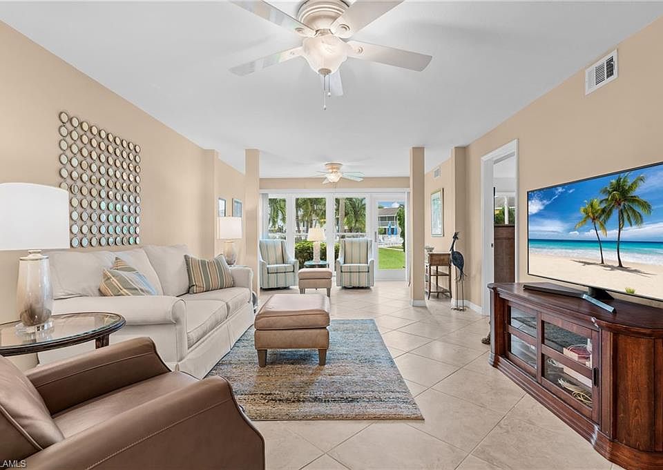 1st image of 160 Palm DR #5