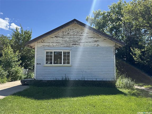 2nd image of 106 5th Ave E