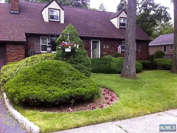 2nd image of 5-17 McKinley St #1X