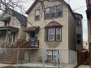 3807 N Whipple St, Chicago, IL 60618