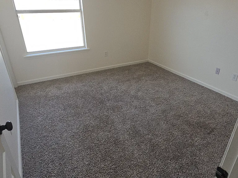 112 Cades Ct — Photo 14