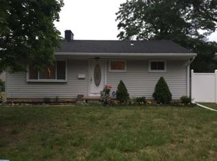 422 Perkins Ln, Delanco, NJ 08075