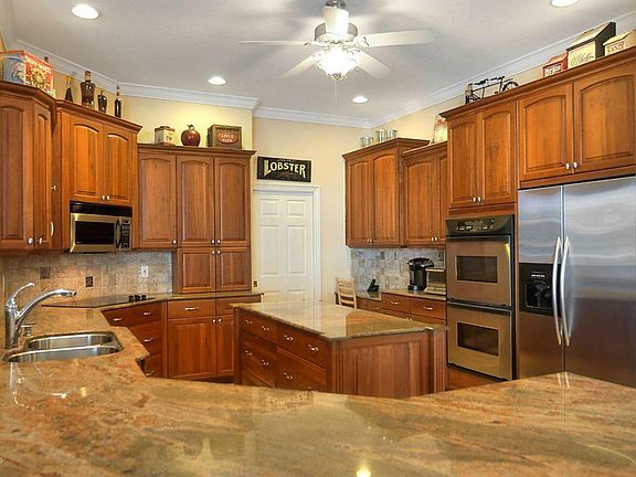 4th image of 147 Island View Dr