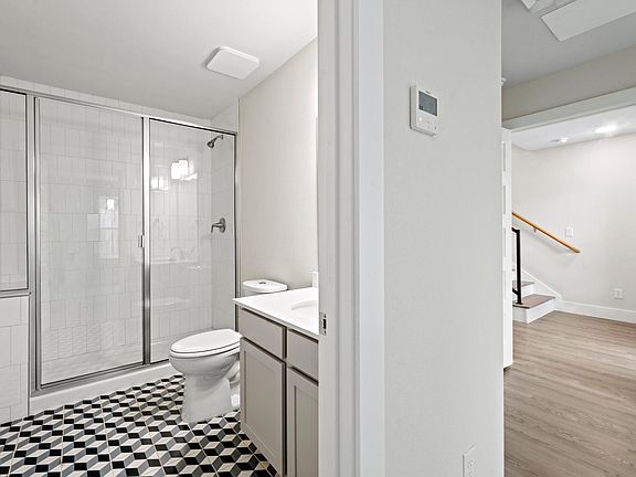 5th image of 407 Ira Ave Unit 2101