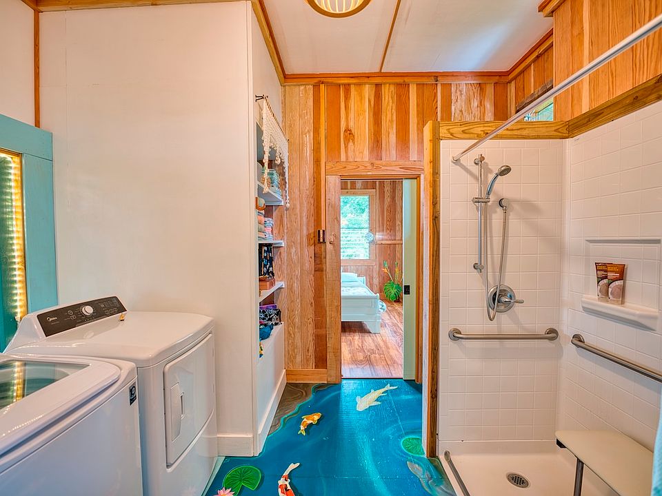 16th image of 2070 Kalanianaole St