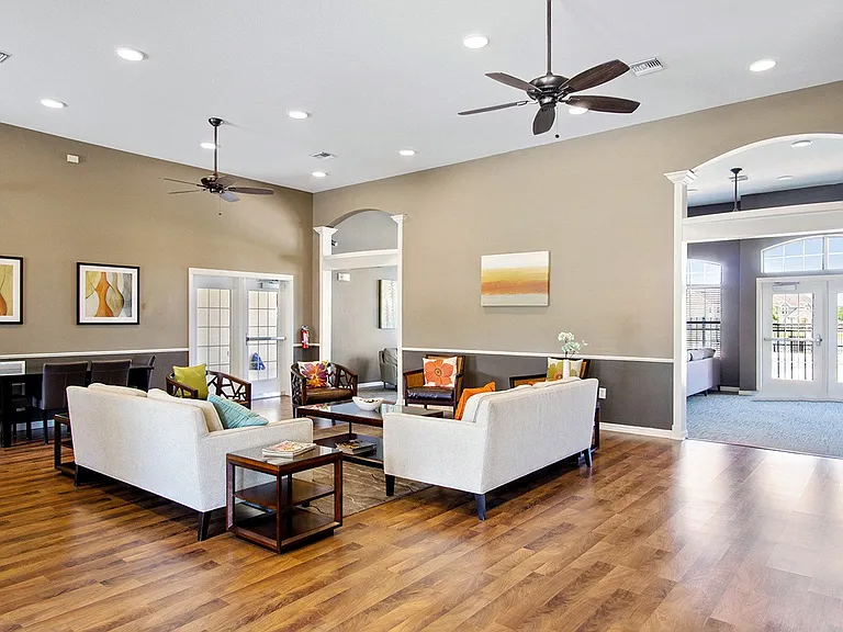 Seven Palms Apartments — Photo 12
