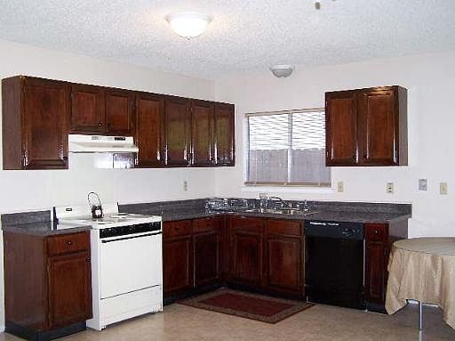 4th image of 7725 HUNTER OAKS