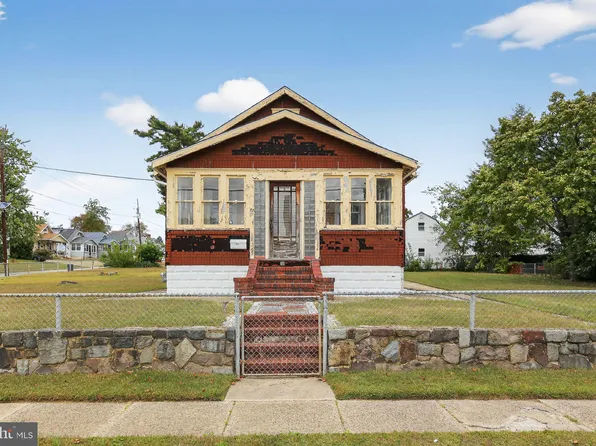 115 W 1st Ave, Runnemede, NJ 08078