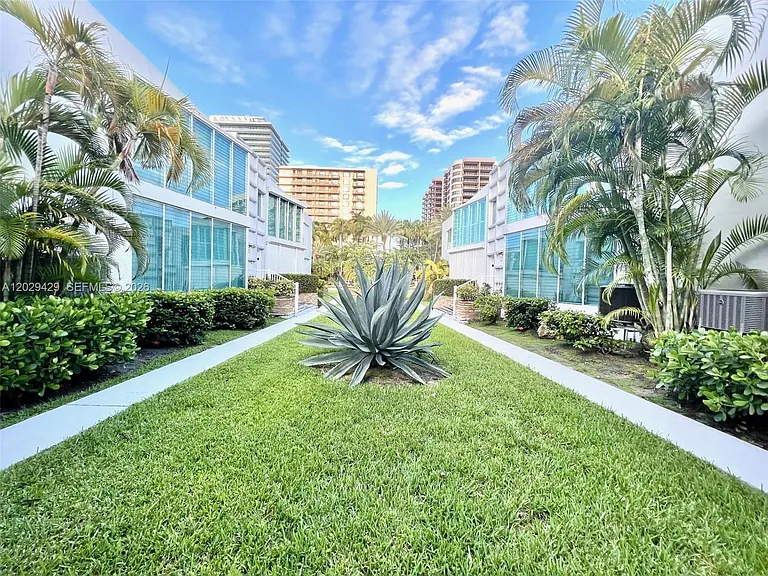10178 Collins Ave #107 — Photo 5