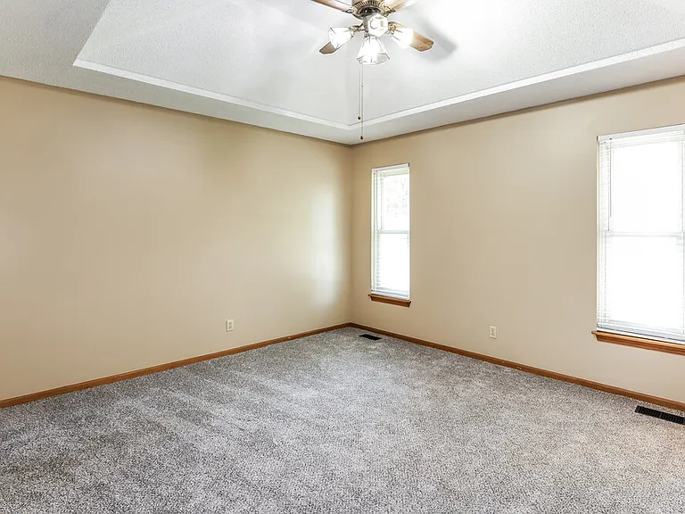 102 Gilbert St — Photo 11