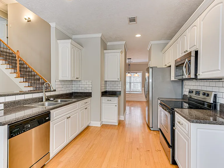 4116 Chastain Dr — Photo 13
