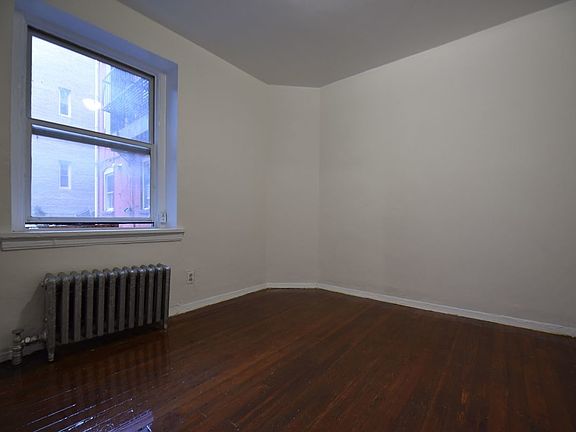4th image of 182 Franklin St APT 2E