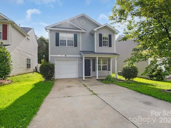 5640 Henderson Oaks Dr, Charlotte, NC 28269