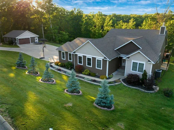 27 Isaac Dr, Warrenton, MO 63383