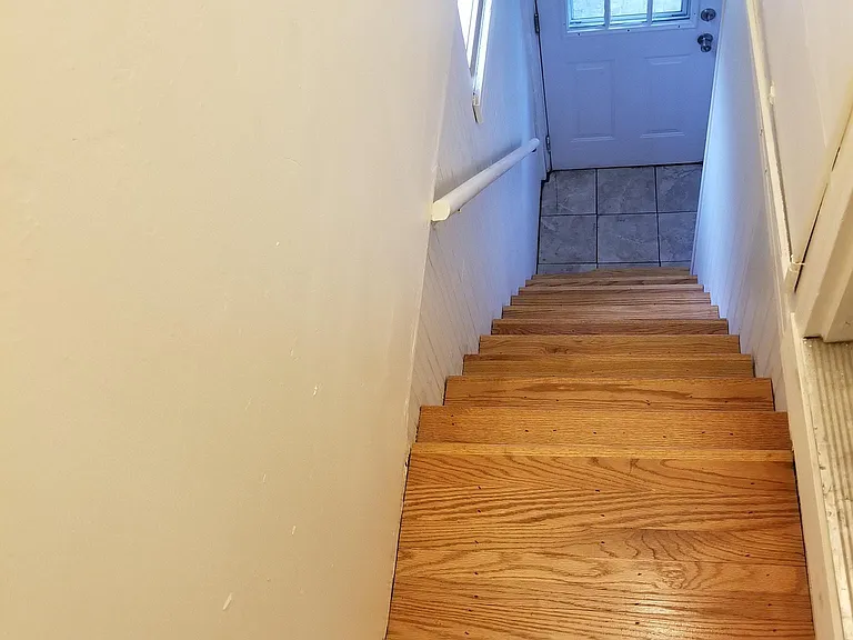 22 Spring St #B — Photo 8