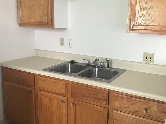 5th image of 431 Abbot Rd APT 2