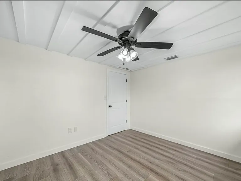 12 N Desoto Ave — Photo 16