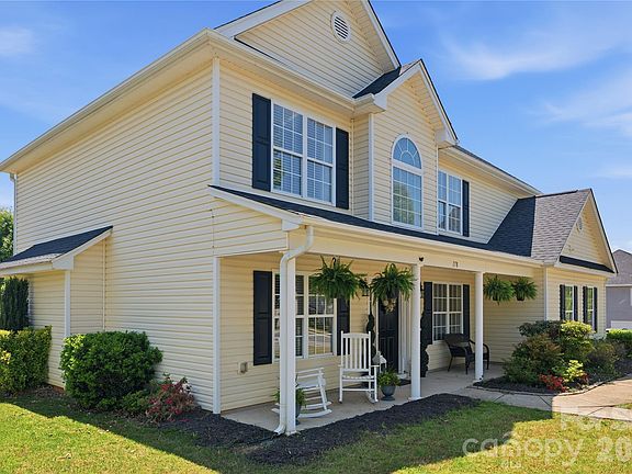 3rd image of 178 Madelia Pl