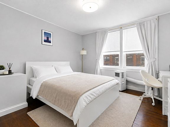 5th image of 168 Endicott St APT 1