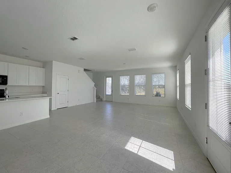 1689 Sanibel Dr — Photo 2