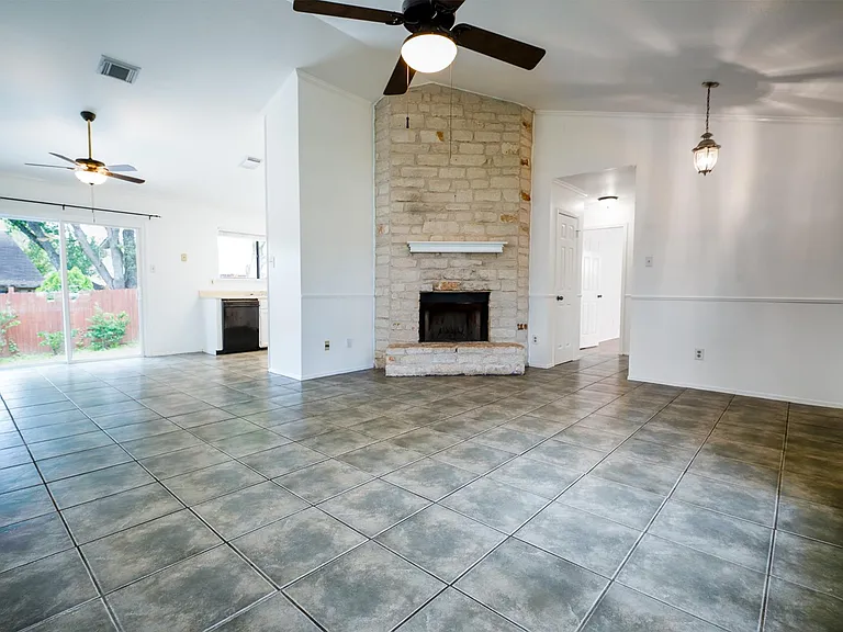 1601 Primrose Trl — Photo 5