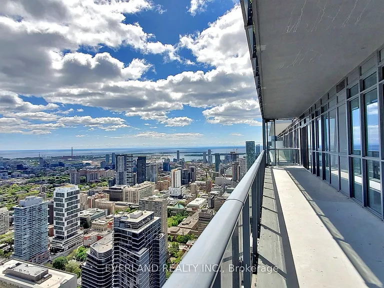 7 Grenville St #6105 — Photo 5