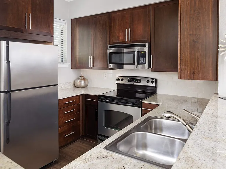 Eastbridge Apartments — Photo 5