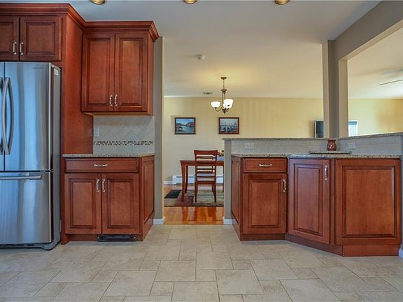 5th image of 59 Beechwood Dr