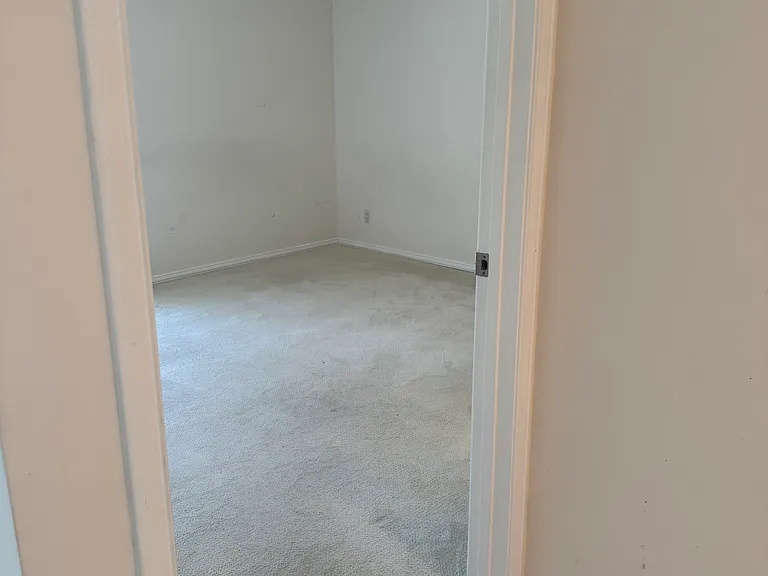 11108 NE 68th St #428 — Photo 13