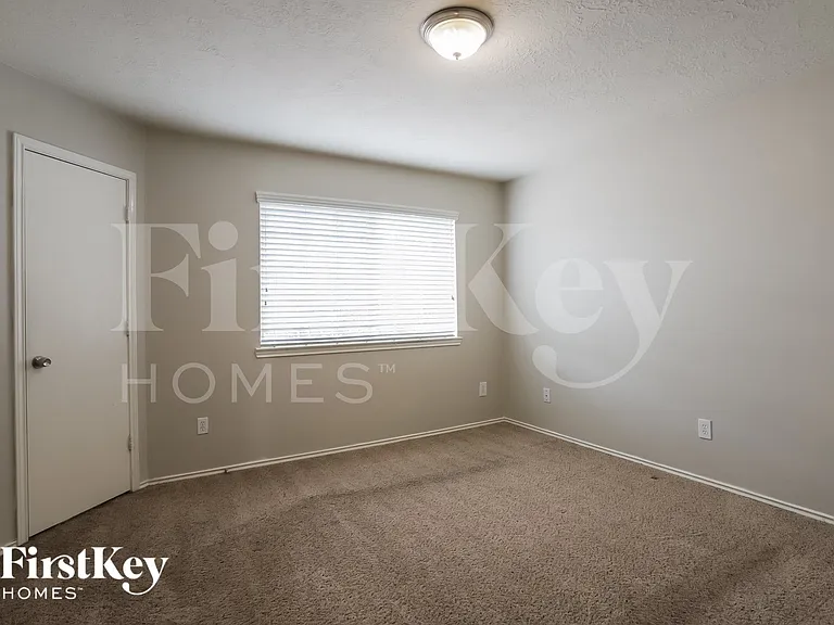1511 Oxberg Trl — Photo 8