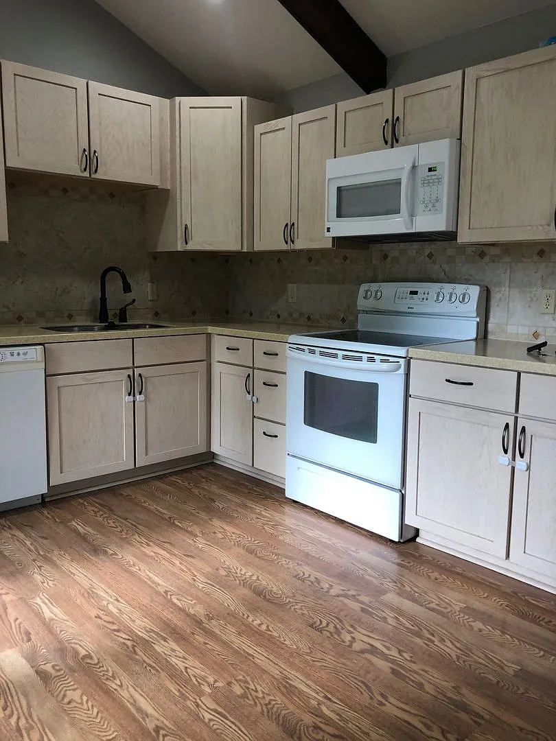 3 bedroom house in Papillion — Photo 4
