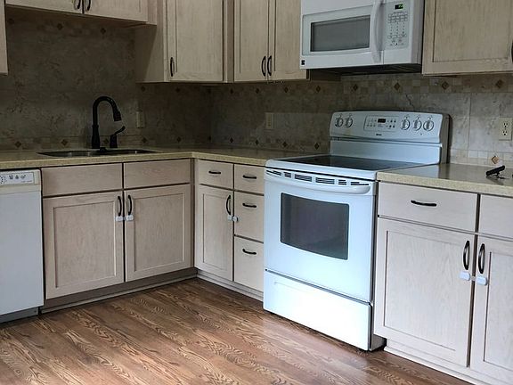 4th image of 307 Prospect Dr