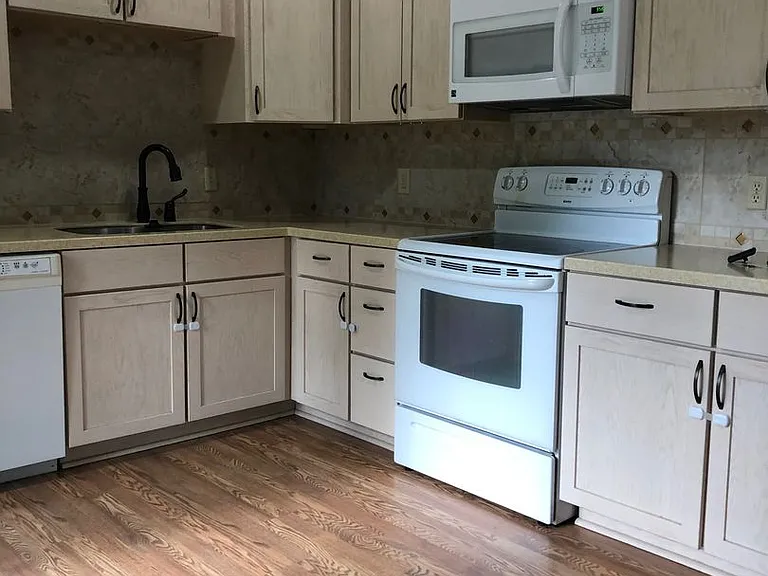 307 Prospect Dr — Photo 4
