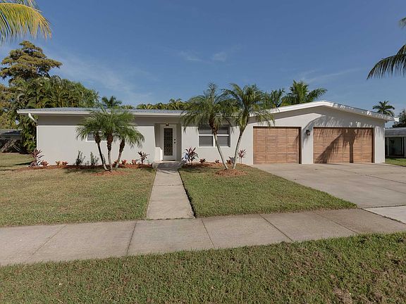 2nd image of 1521 Maravilla Ave