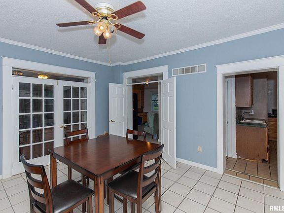 5th image of 610 W 15th St