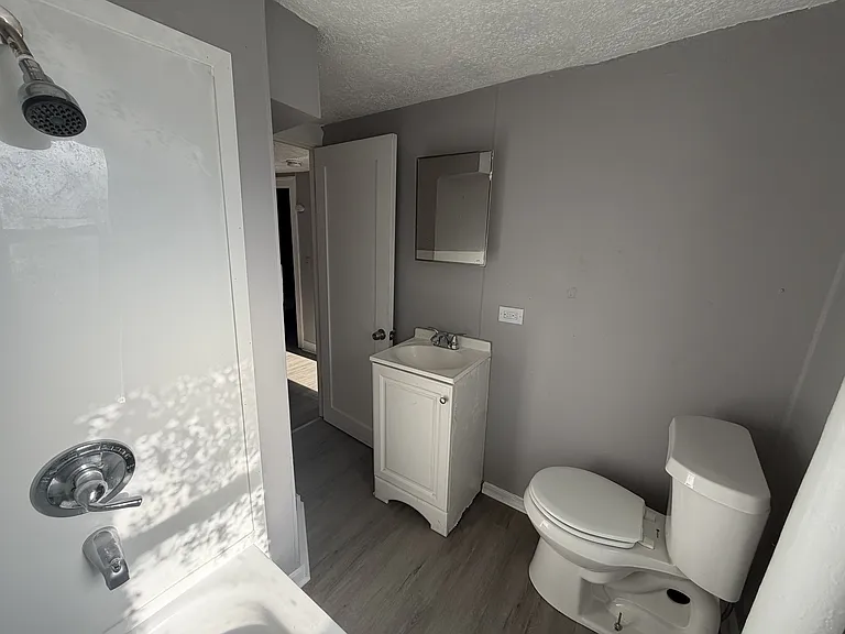 11 Orleans St — Photo 1