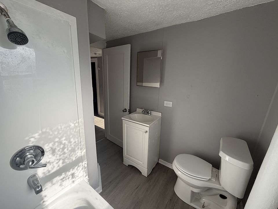 1st image of 11 Orleans St