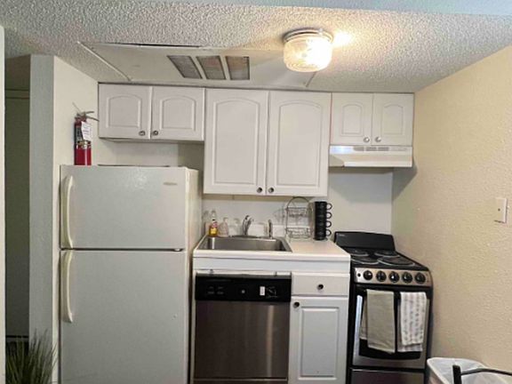 3rd image of 701 1/2 W 25th St #6