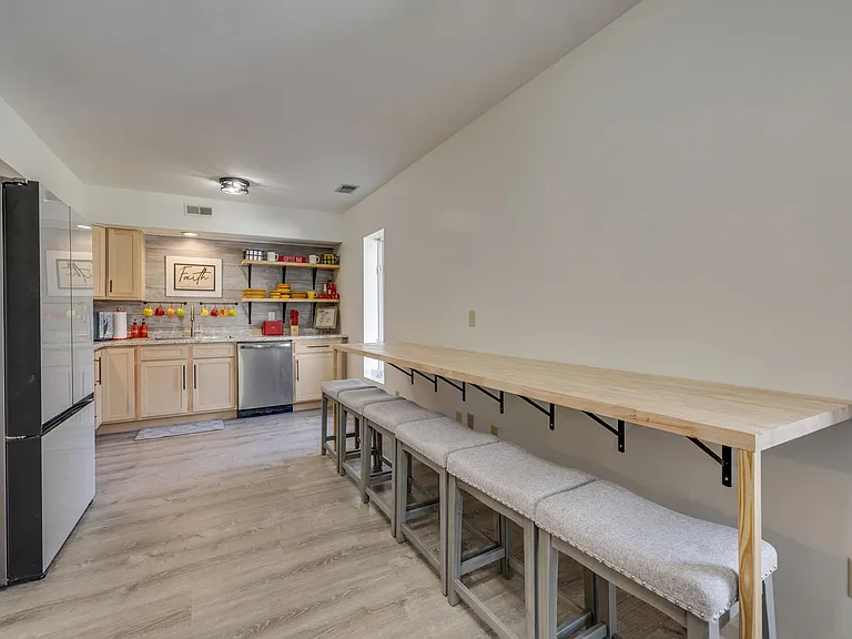 5009 Emerald Dr — Photo 27