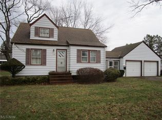997 Mohegan Trl, Willoughby, OH 44094