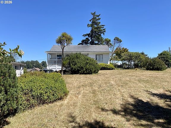 4th image of 2519 Everett Ave