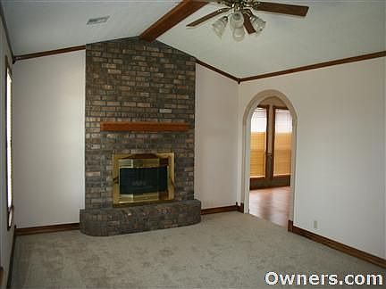 Living Room (gas FP)