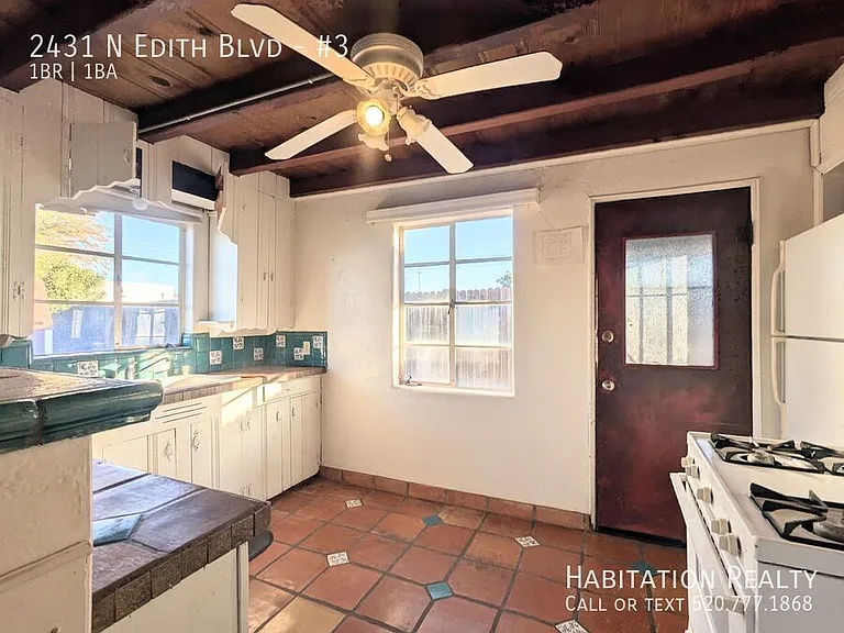 2431 N Edith Blvd #3 — Photo 3