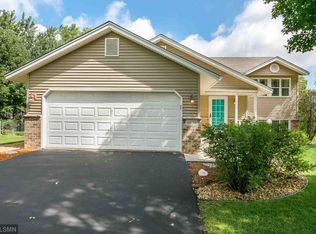 6630 21st St N, Oakdale, MN 55128