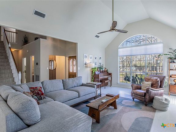 3rd image of 700 Arrowhead Dr